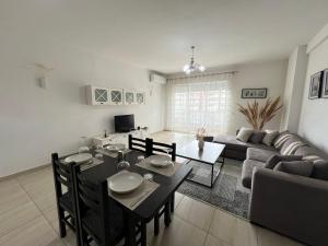 Moon City Center Apartment