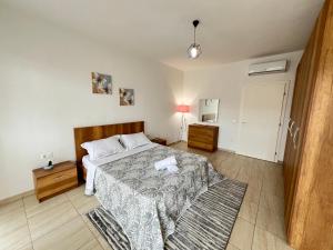 Moon City Center Apartment