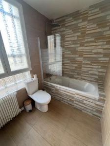 Appartements Spacieuse maison, CDG, Asterix, Disney, Paris : photos des chambres