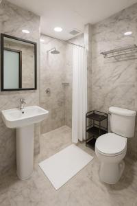 1 bedroom Naiharn Beach Condo