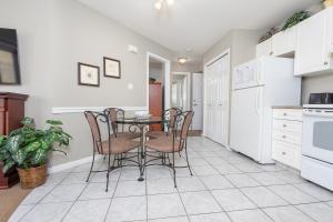 Paradise Canyon Golf Resort - Luxury Condo M403