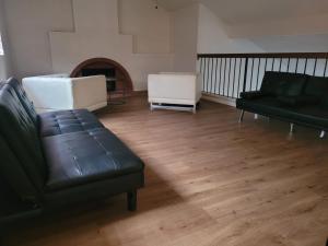 3BR & Loft near Palmdale Hospital- Shared Hm