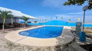 The Lighthouse Resort - Caceres