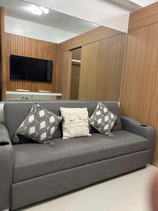 New 1BR Haven Suite Lush Residences Smart TV Netflix Hi speed internet