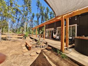 Casa orilla Río Punahue, camino a Lago Riñihue