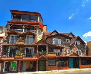 Hotel & Suites Cerro Roj0