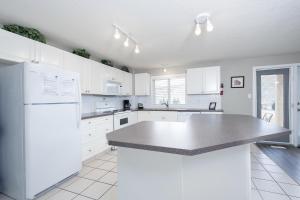 Paradise Canyon Golf Resort - Signature Walkout Condo 380