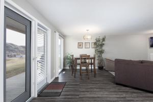 Paradise Canyon Golf Resort - Signature Walkout Condo 380