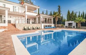 Stunning Home In Monda With Wifi
