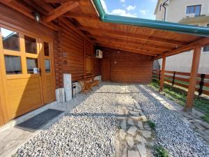 Zara Chalet