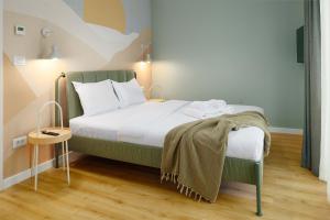 Yellow - 3 Bedroom House with Private Garden, 10 mins driving from Old Town