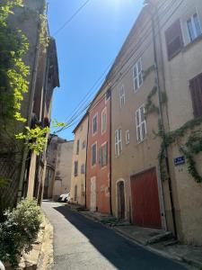 Appartements Charmant appartement au calme avec grand jardin au pied des remparts : photos des chambres
