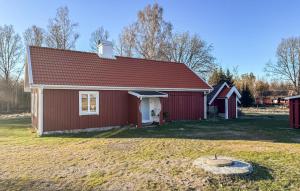 2 Bedroom Nice Home In Bredaryd