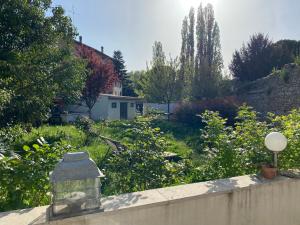 Appartements Charmant appartement au calme avec grand jardin au pied des remparts : photos des chambres