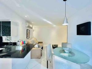 Apartment at the best point of Ipanema beach