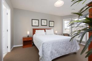Paradise Canyon Golf Resort - Signature Condo 382