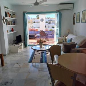 Sunny apartment in Mojácar with sea views