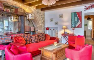 5 Bedroom Awesome Home In Villedieu-Les-Poêles