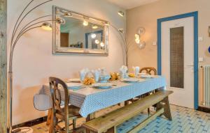 5 Bedroom Awesome Home In Villedieu-Les-Poêles