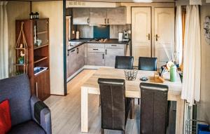 Nice Stacaravan In Reutum With Wifi