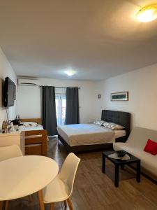 Quiet Studio in Becići-Next to Hotel Mediteran- Garage free