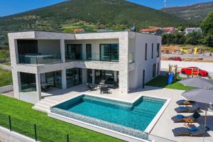 Luxury Villa Sunlife with pool
