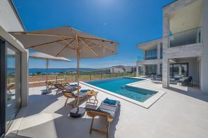 Luxury Villa Sunlife with pool