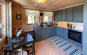 3 Bedroom Gorgeous Home In Treungen