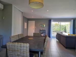 Maisons de vacances Paradis Provencal Villa - Espace Detente et BBQ LMV : photos des chambres