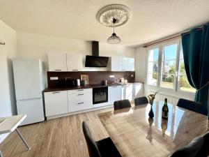 Maisons de vacances Maison 6 personnes a 2 pas du Canal de Nantes a Brest : photos des chambres
