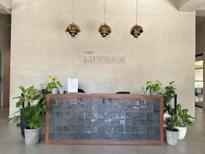 Cozy Couples Getaway - The Median