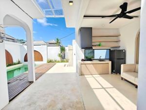 Newly 2BR Leora Villa with Pool, Wi-Fi