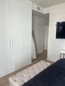 Habitación En Casa de Familia Room in family home Solamente para personas tranquilas Only quiet people