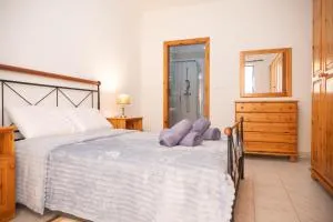 Mellieha Atrium 3 Bedroom 2 Bath Family Apartment - Mġarr