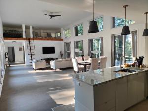 Nature modern lake retreat
