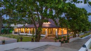 Private beachfront Villa Natai with 5 bedrooms