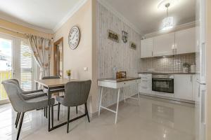 La Perla Beach Vibes