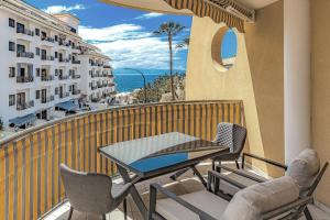 La Perla Beach Vibes