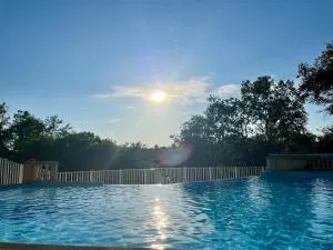 Le Petit Refuge Piscine Climatisation BBQ - Cublac