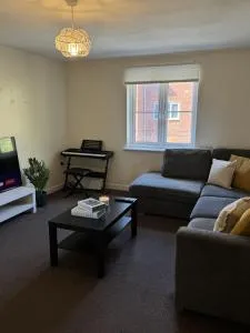 Comfy 2BR Apartment in Coventry - Exhall