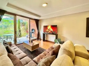 Acogedor apartamento céntrico con 3habitaciones con baño, terraza y 2estacionamientos - Turi