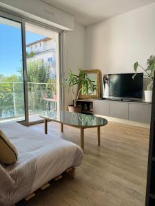 T2 - Cité des congrès - 5 à pied de la gare - Parking