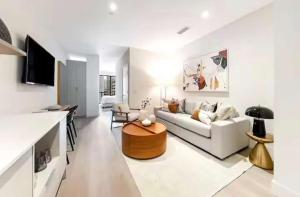 Modern Brickell Luxe Apartment by Palermo Home Miami