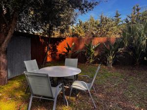 Petite maison entre mer et forêt en pleine nature