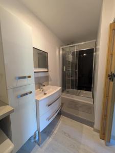 À 2 pas de la forêt de la Serre