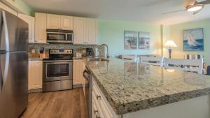 2405 Ocean Pointe Suites