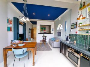 Studio Blank - a night in the gallery