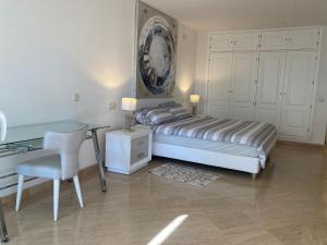 Suite F down Incosol Rio Real Marbella