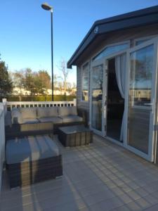 Silver 3 Bed Static Caravan With Patio