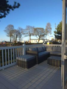 Silver 3 Bed Static Caravan With Patio